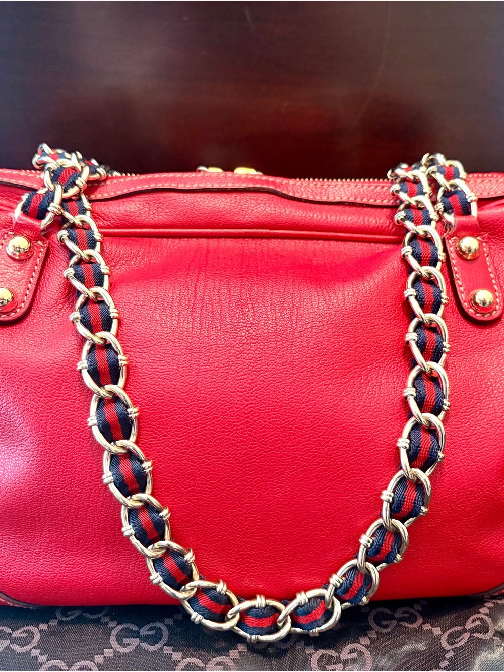 Gucci Red Leather Shoulder Bag with Gold-Tone Chain Straps - Picture 8 of 13